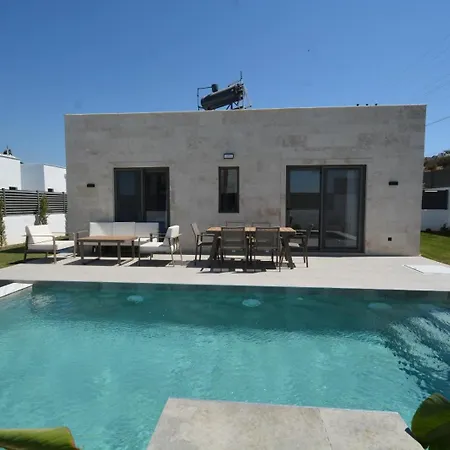 Villa Kaura *