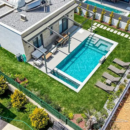 Villa Kaura *